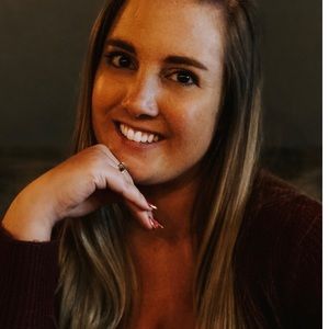 Meet your Posher, Nicole